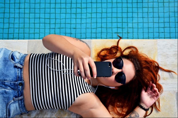Influencers acreditam que as marcas ainda limitam o comportamento das postagens, aponta o levantamento Business Insider Research, divulgado em 2018 (Pexels/Pixabay)