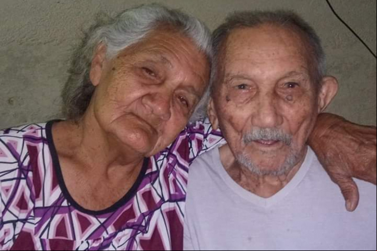 Manoel, de 92 anos, e Alzira, de 89 anos, completaram 74 anos de casados em novembro deste ano(f...
