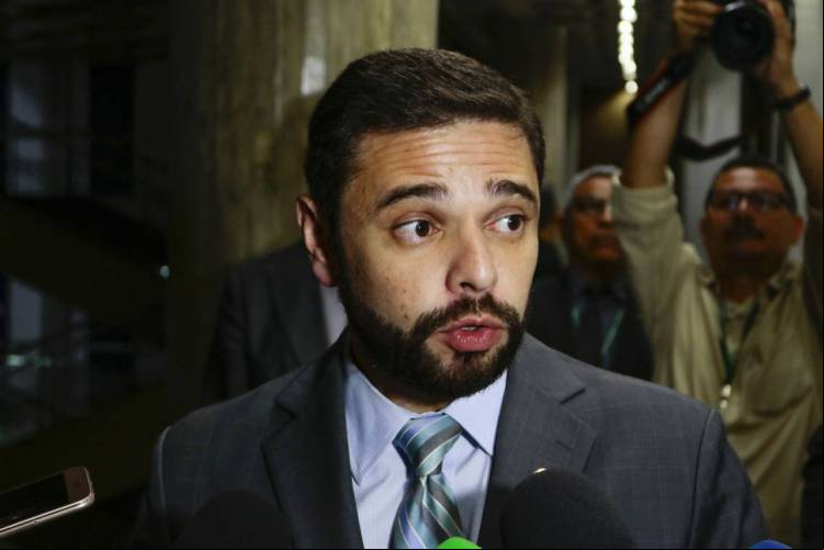 DEPUTADO Júlio César Filho é contrário ao apoio do PT ao prefeito Roberto Pessoa