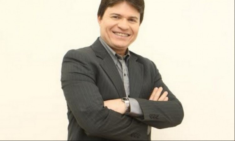 Ênio Carlos comandava às tardes de domingo na televisão cearense