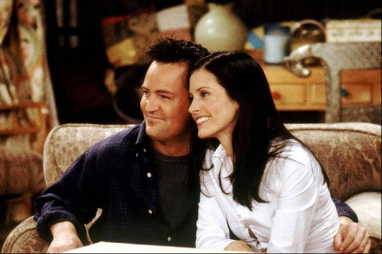 Pesquisa genealógica revela que Matthew Perry e Courteney Cox são parentes distantes
