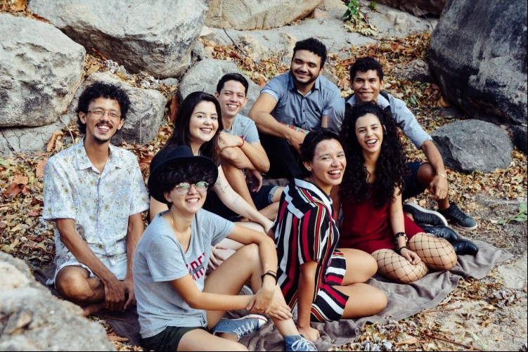 O grupo Desabrigados participa do álbum 'Som das Pedras'