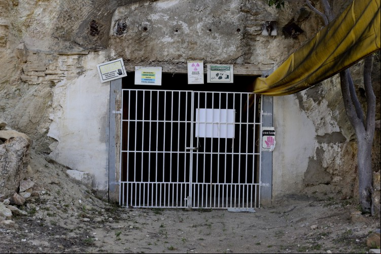 SANTA QUITÉRIA, CE, BRASIL, 20-07-2015: Entrada de mina de urânio e fosfato de Itataia. Mina de urânio (minério) em Santa Quitéria. (Foto: Fábio Lima/O POVO)
