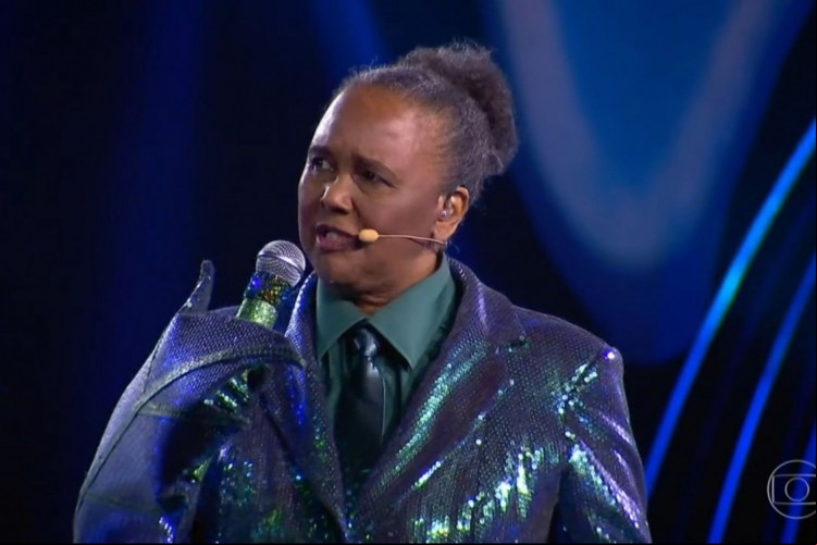 Cantora Sandra de Sá foi a sexta eliminada do The Masked Singer Brasil nessa terça (21/09)