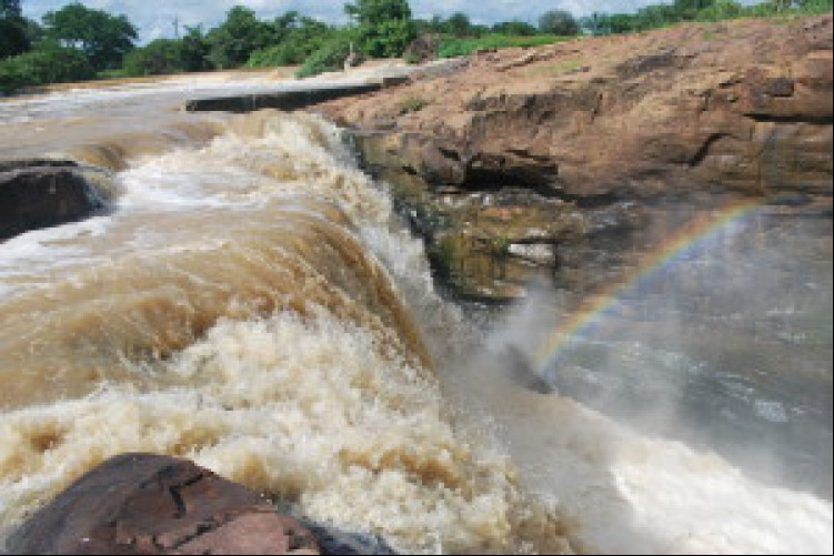 Cachoeira de Missão Velha, Localizado no Sítio Cachoeira, a três quilômetros da sede do Município de Missão Velha