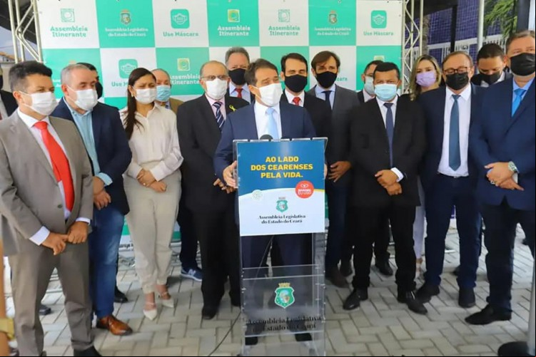 Presidente da Assembleia Legislativa do Ceará, deputado Evandro Leitão (PDT), em sessão intinerante na manhã desta quinta-feira, 30 na Câmara Municipal do município.