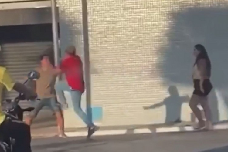 Homem foi agredido com golpes pesados, socos e pontapés