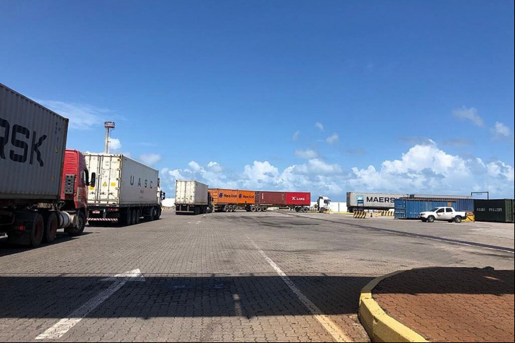 Mobilização dos servidores da Receita Federal tem causado filas nas aduanas