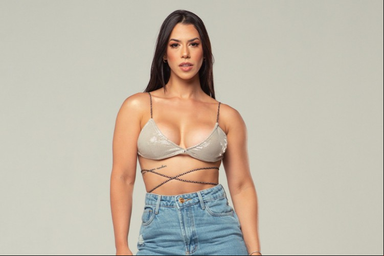 Larissa afirma que o jogo está muito