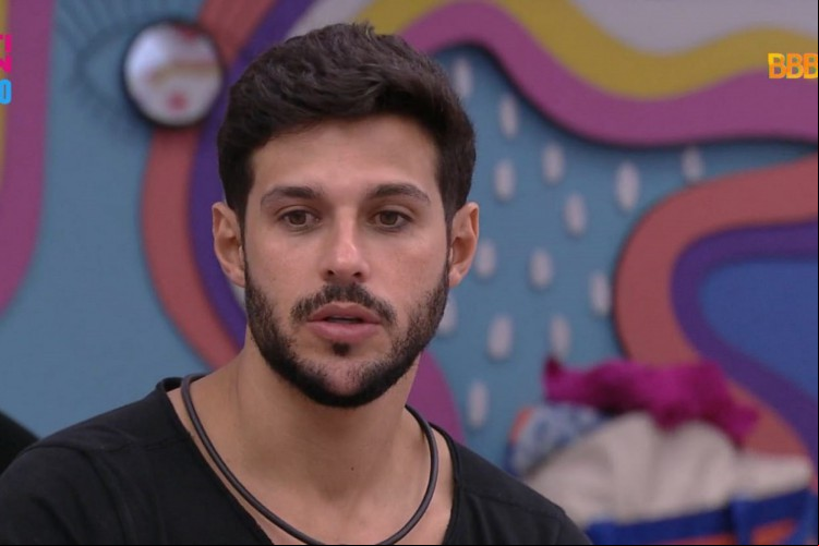 Rodrigo Mussi segue internado com estado de saúde estável e seu processo de recuperação é visto como um milagre para equipe médica, afirma irmão do ex-BBB