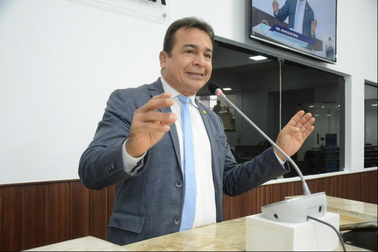 Vereador Ronivaldo Maia voltou ao Legislativo após ser expulso do PT