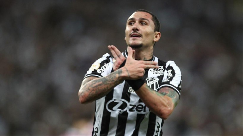 Ceará e Fortaleza se enfrentaram no Castelão em Clássico-Rei válido pelas oitavas da Copa do Brasil. Na foto, Vina comemora gol marcado para o Vovô.