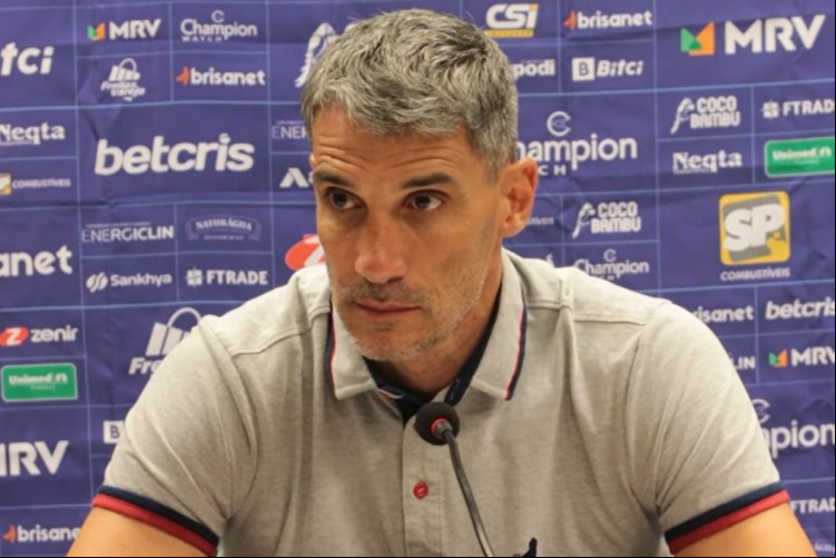 Juan Pablo Vojvoda, técnico do Fortaleza, em coletiva