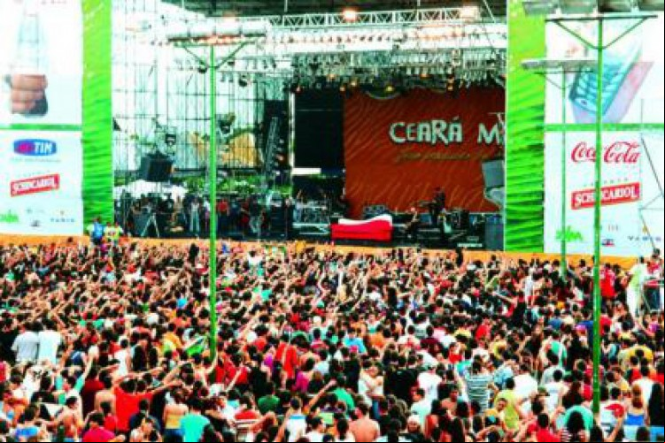 Biquíni Cavadão no Ceará Music