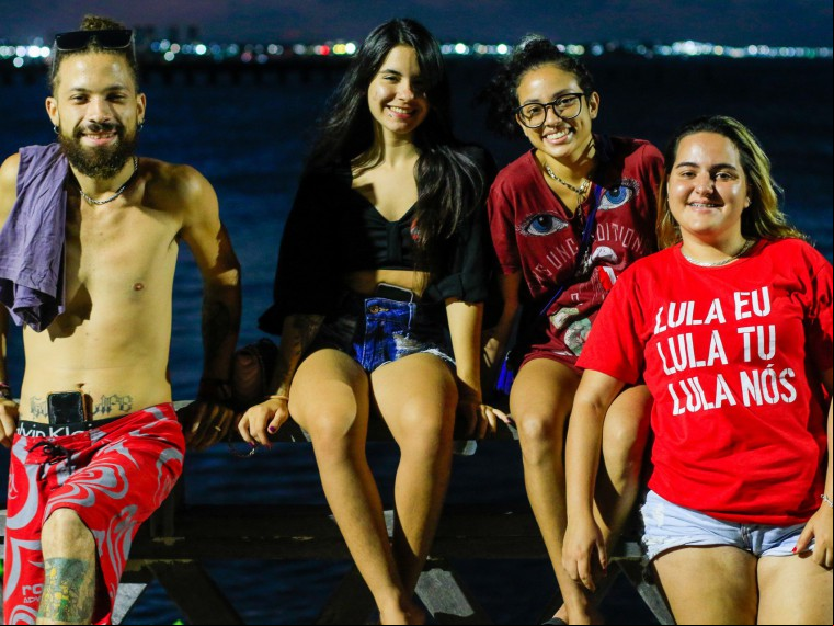 Espigão da João Cordeiro é ponto de encontro de jovens das imediações e do restante de Fortaleza