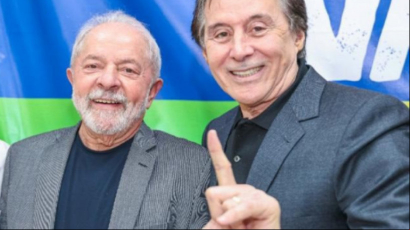 Lula ao lado de Eunício Oliveira, durante encontro em São Paulo