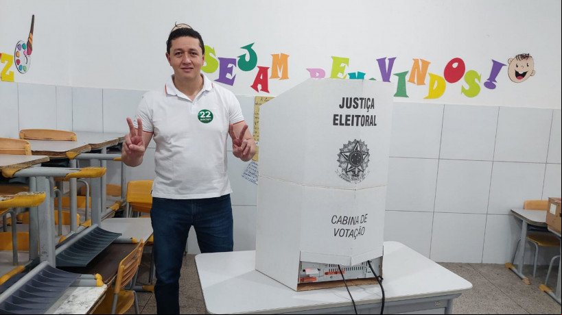 Prefeito Glêdson Bezerra vota em Juazeiro do Norte