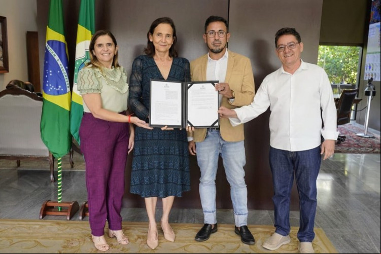 Izolda Cela assina projeto de lei que garante pagamento dos precatórios