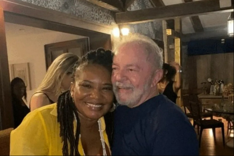 Segundo revista, a cantora Margareth Menezes aceitou convite de Lula para assumir a pasta da Cultura