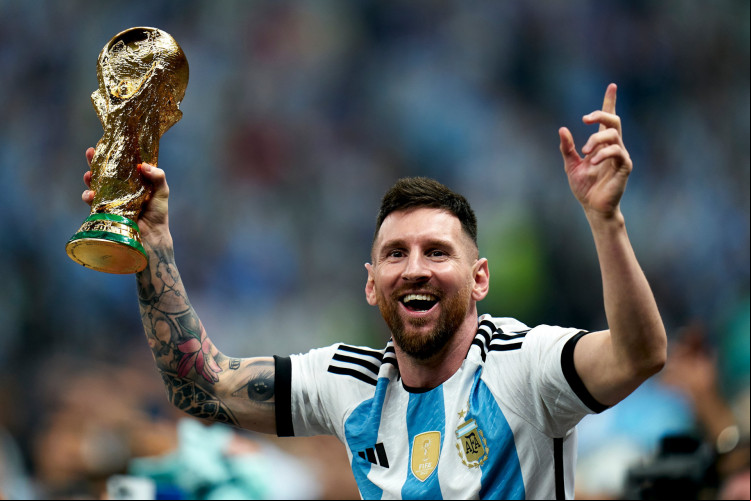 Messi se consagrou como campeão do mundo neste domingo, 18