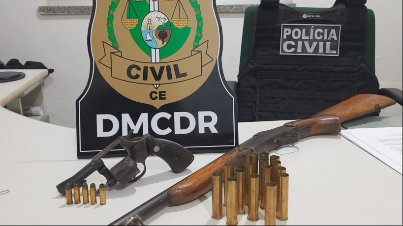 Homem suspeito de ameaçar crianças que brincavam na rua tem armas apreendidas em Cedro