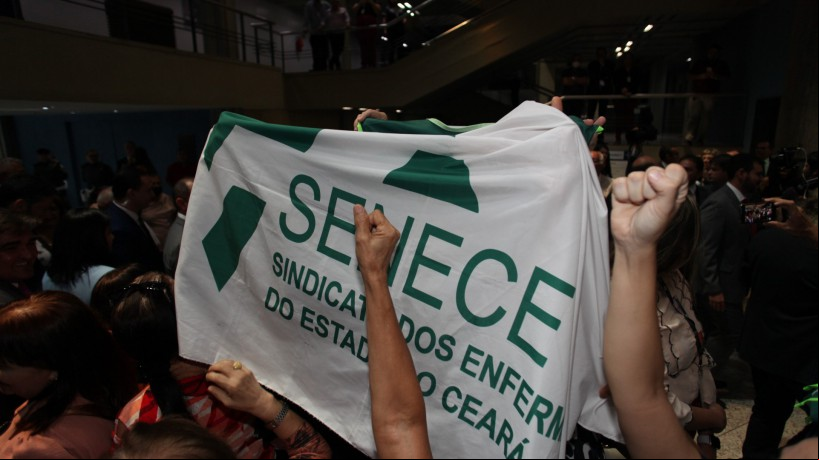 Sindicatos de enfermeiros questiona o processo de licitação 
