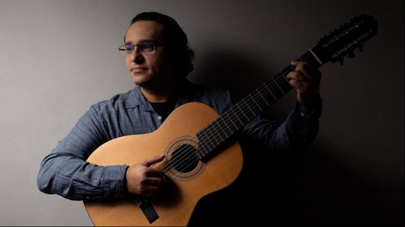 O violonista Samuel Rocha lançará na Europa seu primeiro disco solo, intitulado