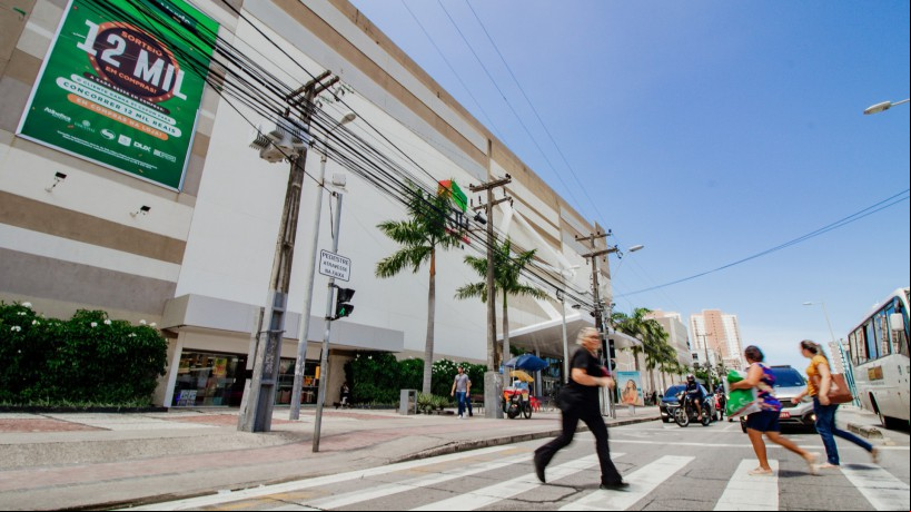 FORTAEZA-CE, BRASIL, 23-03-2023: Fachada e entorno do North Shopping Fortaleza. (Foto: Samuel Setubal/O Povo)