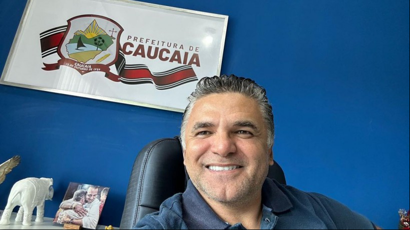 O vice prefeito de Caucaia afirma que foi expulso do gabinete na Prefeitura
