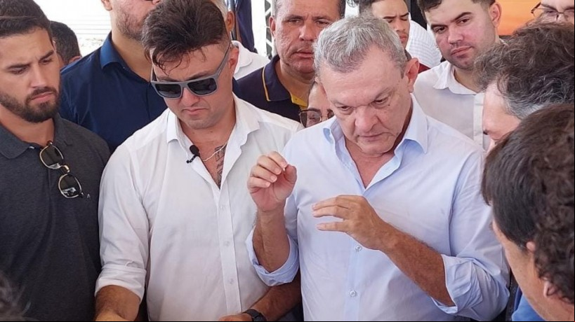 Sarto na de ordem de serviço do Terminal José de Alencar, no Centro