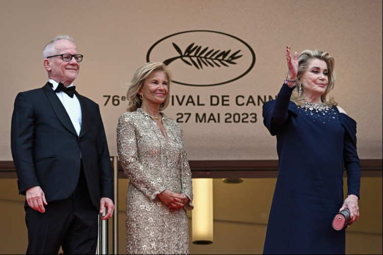 O diretor do Festival de Cannes Thierry Fremaux, a diretora sa Iris Knobloch e a atriz Catherine Deneuve O diretor do Festival de Cannes Thierry Fremaux, a diretora sa Iris Knobloch e a atriz Catherine Deneuve