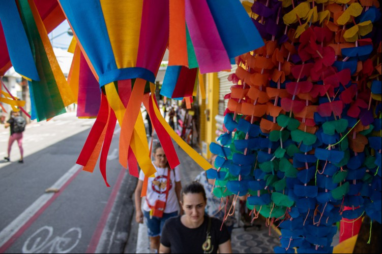 O mês de junho não conta com feriados nacionais, mas há feriados locais, o dia de Corpus Christi e dias ligados ao São João