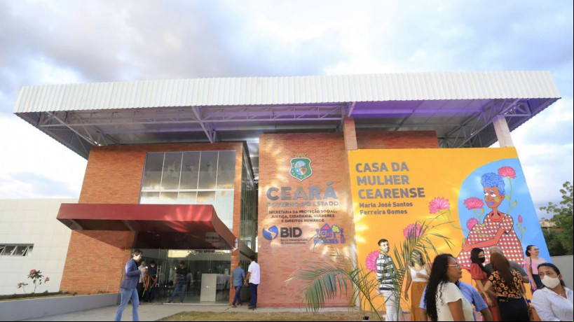 A Casa da Mulher Cearense em Sobral reúne Delegacia de Defesa da Mulher, Tribunal de Justiça, Ministério Público e Defensoria Pública: quase 7 mil atendimentos após um ano de funcionamento 