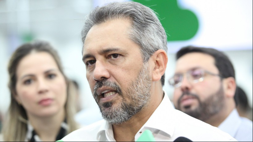 ￼ Governador Elmano de Freitas inaugura Vapt-Vupt no centro de Fortaleza.