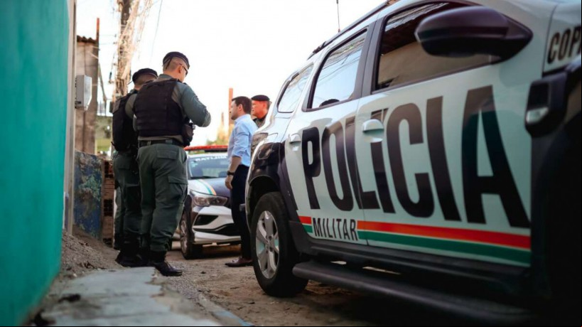 Secretário Samuel Elânio esteve presente durante operação contra facções criminosas na região do Grande Pirambu