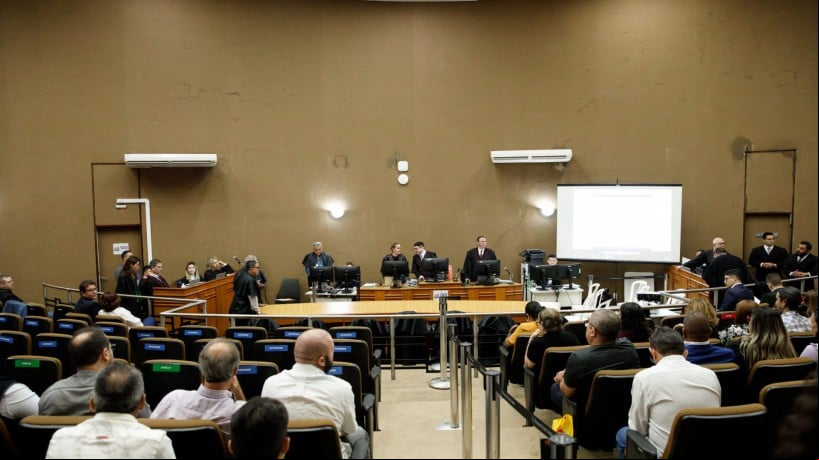 Foto de apoio ilustrativo (pessoas começam a ocupar a sala do segundo julgamento da Chacina do Curió). Acusação do MP é de que testemunhas acenaram para viatura