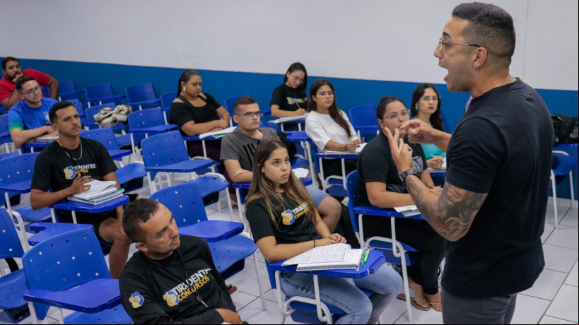 Estão sendo ofertadas 61 vagas