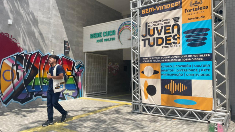Jovens debatem aumento de políticas públicas durante evento no Cuca José Walter, em Fortaleza