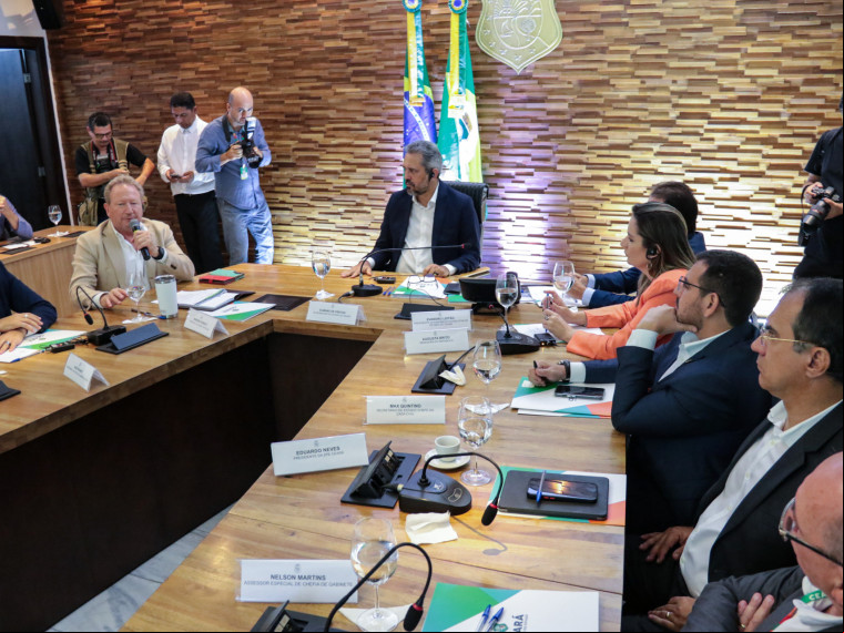 FORTALEZA, CEARÁ, BRASIL 10-11-2023: Fotos: Australiana Fortescue apresenta investimentos no Ceará. Governador Elmano de Freitas se reuni no Palácio da Abolição com o australiano Andrew Forrest. (Foto: Yuri Allen/Especial para O Povo) FORTALEZA, CEARÁ, BRASIL 10-11-2023: Fotos: Australiana Fortescue apresenta investimentos no Ceará. Governador Elmano de Freitas se reuni no Palácio da Abolição com o australiano Andrew Forrest. (Foto: Yuri Allen/Especial para O Povo)