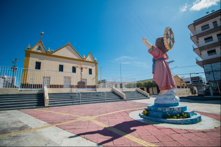 ALTO SANTO, CEARÁ, 03-12-2023: Igreja Matriz de Alto Santo, Ceará.  (Foto: Fernanda Barros/ O Povo)




