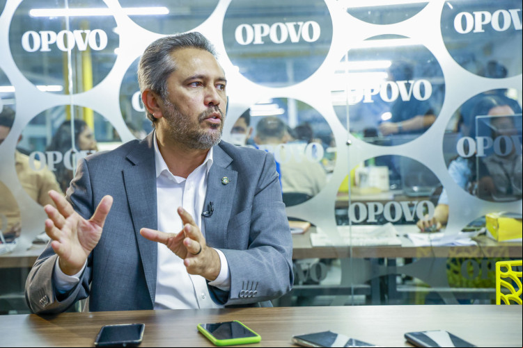 Governador Elmano de Freitas anunciou concurso público nesta quarta-feira, 3