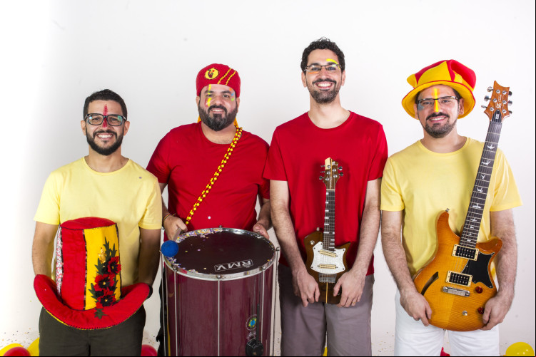 Bloco "Luxo da Aldeia" inicia ciclo carnavalesco de Fortaleza na Praça do Ferreira