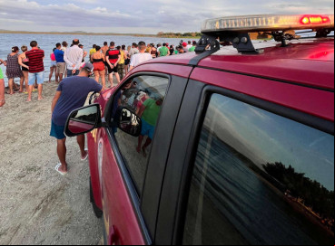Vítimas entraram no açude em frente a uma barraca e não foram mais vistas 