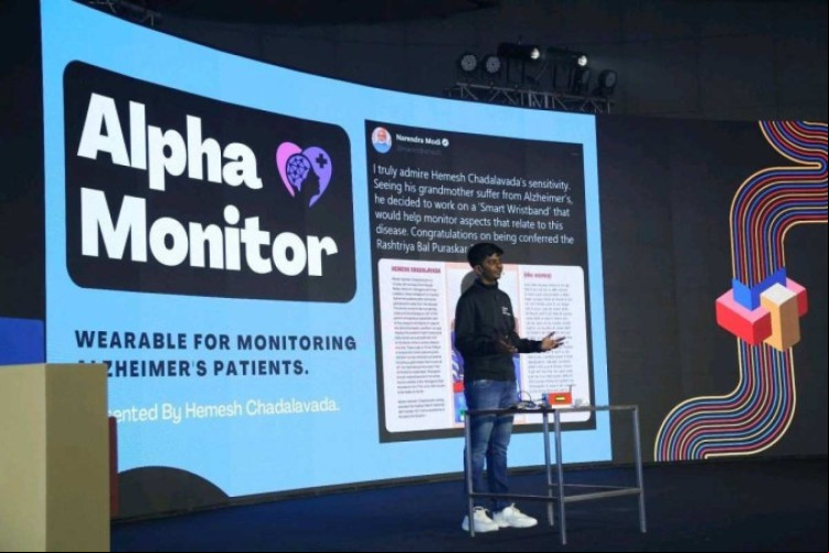 O monitor também mede pulso e temperatura e lembra as pessoas quando tomar medicamentos.