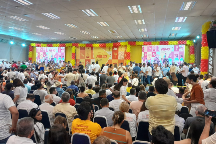 Evento de filiação do senador Cid Gomes, da ex-governadora Izolda Cela e de dezenas de prefeitos cearenses que desembarcam no PSB, neste domingo, 4 de fevereiro de 2024