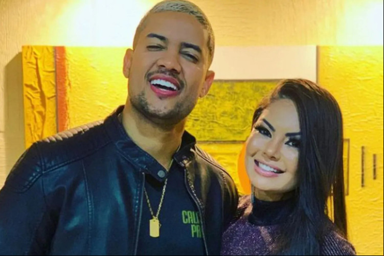 Clevinho Santana, viúvo de Paulinha Abelha, publicou homenagem lembrando os dois anos de morte da vocalista da banda Calcinha Preta