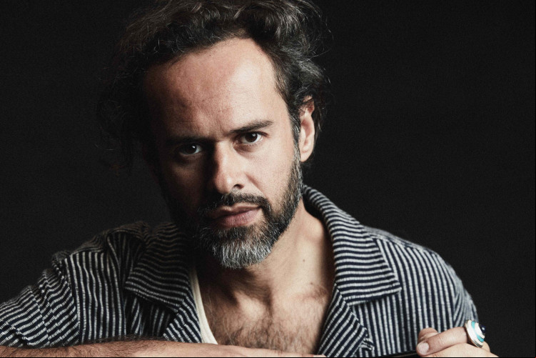 Em Iparana, no município de Caucaia, Encontro Sesc Povos do Mar terá show gratuito de Marcelo Jeneci