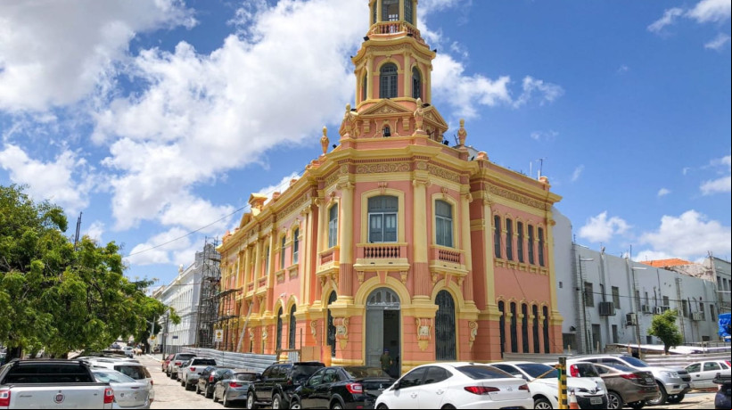 Na imagem, o prÃ©dio da Secretaria da Fazenda do Estado do CearÃ¡ (Sefaz) 