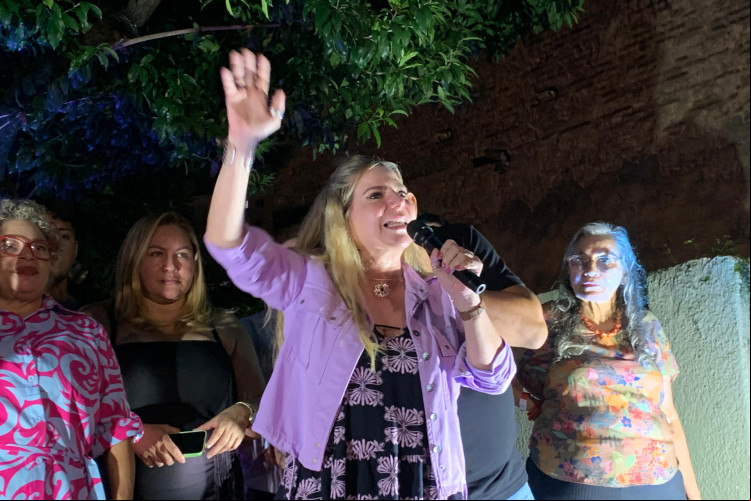 Luizianne participou de evento de seu bloco que se organiza em Fortaleza após o resultado do encontro municipal