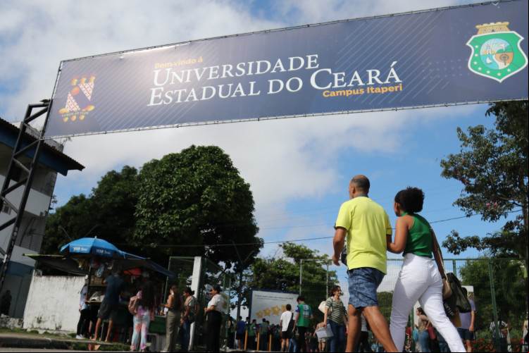 Os servidores não descartam retomar a greve caso a negociação com o Governo do Estado não seja produtiva